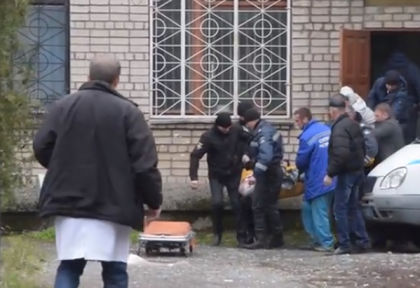 Ужасът от Хага се повтори в Никопол! Баща хвърли гранати в съдебната зала по убийците на сина си и загина! (ВИДЕО)