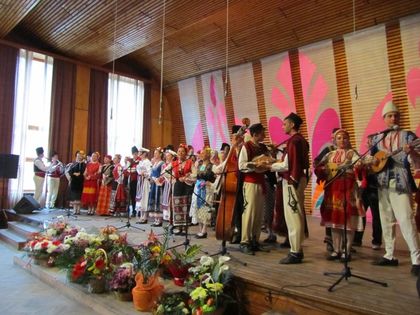 Смолян: Общината кани жителите и гостите на града на Коледен концерт на талантите от Музикалното училище по фолклорни изкуства „Широка Лъка”