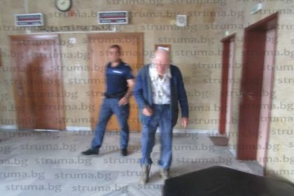 Кърваво гостуване! Атанас уби с брадва приятел, зарови трупа в двора