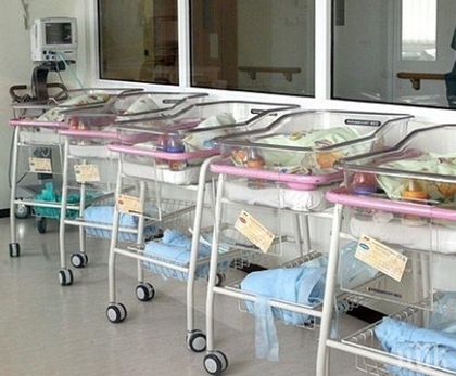 Бейби бум в София! Търсят допълнителни места за родилките