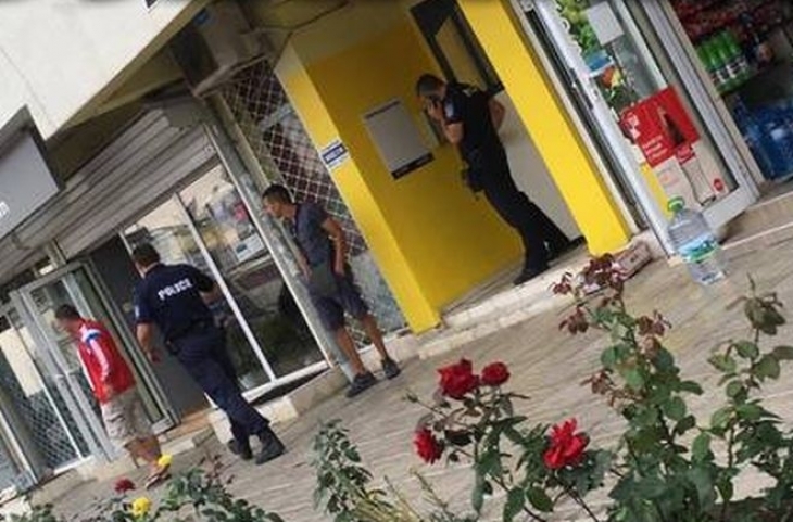 Акция в „Меден Рудник“, полиция обсади апартамента на Георги Джендов от бандата на Митьо Очите (СНИМКИ)