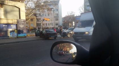 Без нерви в понеделник! Катастрофа затапи кръстовището на Сточна гара (СНИМКА)