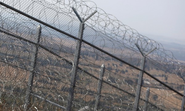 Унгария бърза да построи нова антиимигрантска ограда