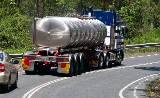 Смолян: Цистерна с 8 тона гориво с неизяснен произход е запечатана при проверка на бензиностанция в Девин