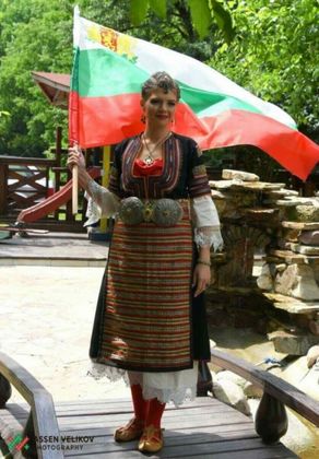 Тази абитуриентка просълзи цяла България, видът й ще ви разтърси (СНИМКИ)
