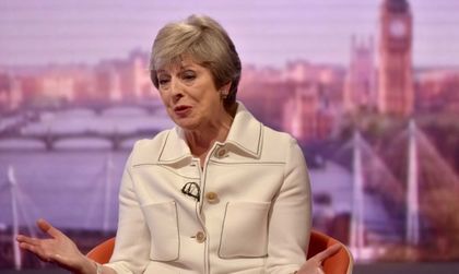 Тежки думи: Тръмп казал на Мей да съди ЕС за Brexit