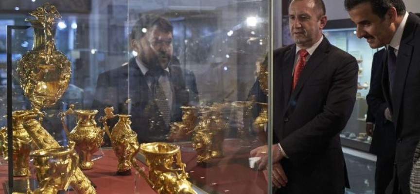 Президентът показа на емира на Катар Панагюрското съкровище