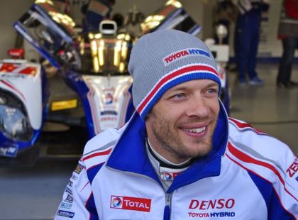 Пилот паркира в бокса завинаги