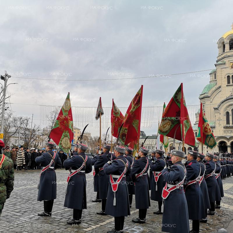 Патриарх Неофит освети бойните знамена на Българската армия (ОБЗОР)
