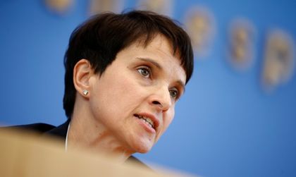 Лидерката на дясна партия в Германия сравни мигрантите с тор