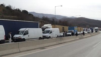 Километрична колона от автомобили се е образувала до ГКПП "Кулата"