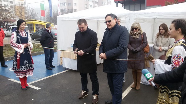 Шумен: Със символично прерязване на лента бяха открити реновираните обекти по проекта „Благоустрояване и рехабилитация на части от техническата инфраструктура на гр. Шумен“