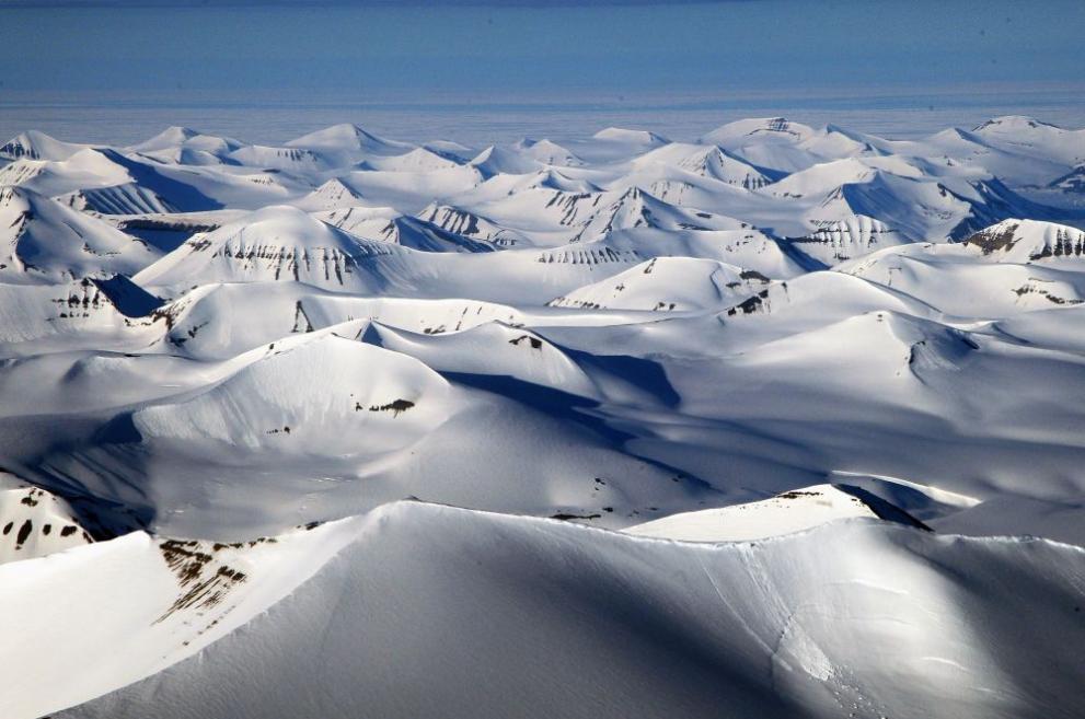Руски хеликоптер падна край арктическия архипелаг Шпицберген