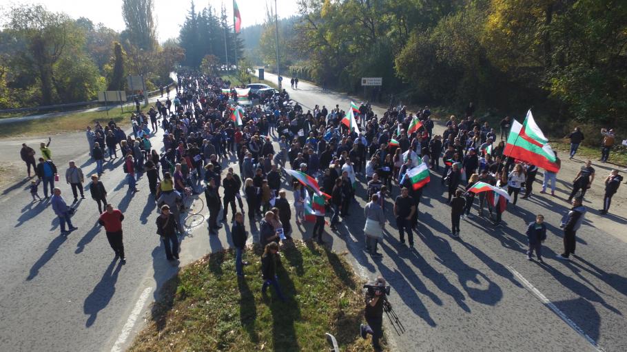 Протестите в страната продължават и днес