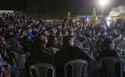 И посланикът на Украйна гледа Евро 2016 от фензоната в София