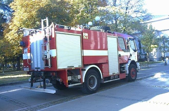 Фургон се запали в София, бездомник изгоря в него