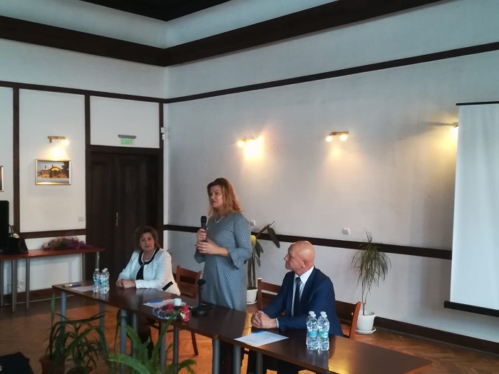 Ирена Соколова пред Жени ГЕРБ-София област: Политиката с женско лице дава толерантност, търпение и внимание към нуждите на всеки