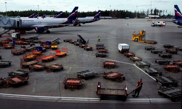 Потоп заля Москва, стотици полети са отложени