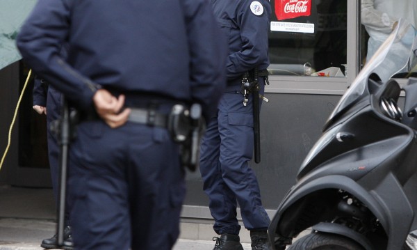 Заложниците във Франция са освободени, а нападателят?