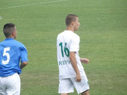 Още двама юноши се включиха в заниманията на първия отбор на 