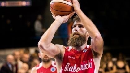 Костов с 15 борби при победа на Работнички
