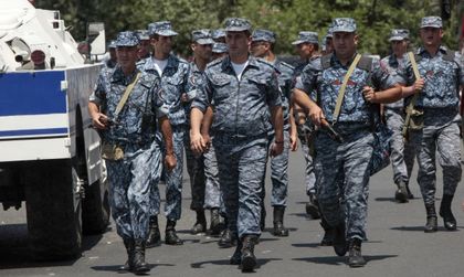 Спецсили с операция за спасяването на заложниците