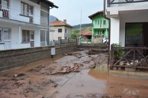Порой във врачанско село, има наводнени къщи