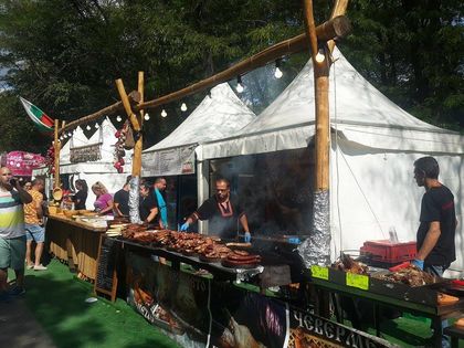 Музика, скара и много, много хора на Лаута! (СНИМКИ)