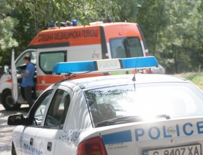 Младеж излетя в нива край Русе, никой не спира да му помогне