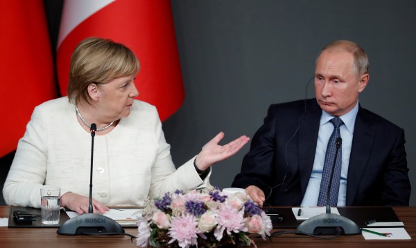 Меркел си тръгва, Путин остава! Къде са разликите между двамата?