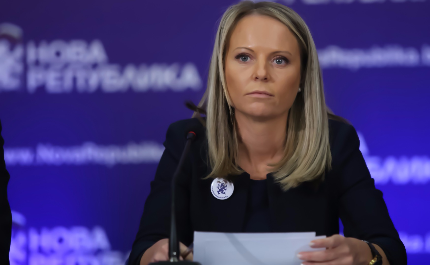 Каназирева призова за оставки в дясно, не знае за своята