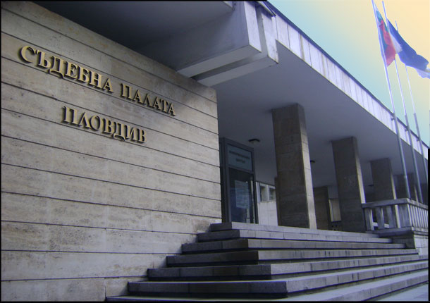 Майката и синът, заклали 63-годишния пловдивчанин, застават пред съда