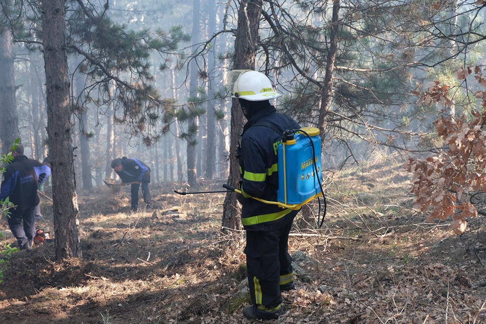 След протестите на полицаи и пожарникари… Борисов обеща: Заплатите скачат с 10%