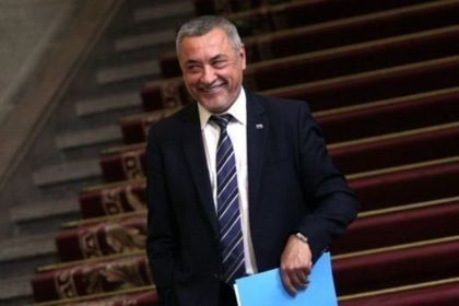 Прокуратурата разследва Валери Симеонов за имоти на занижени цени