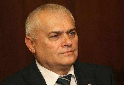 Валентин Радев: Полицията трябва да действа с твърда ръка