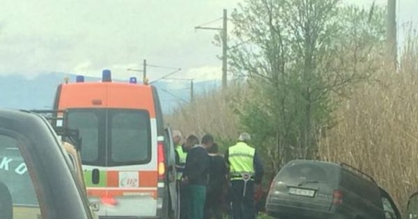 Шофьор опита да изтегли закъсал до Пловдив, затиснаха го две коли