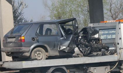 Млади пловдивчани пострадаха в тежка катастрофа тази сутрин