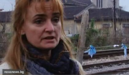 Абсурд по български! ЖП магистрала влезе в частен двор в Пловдив!