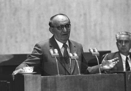 Истината за 10 ноември 1989 г. изплува! Бай Тошо сам си тръгнал от властта!