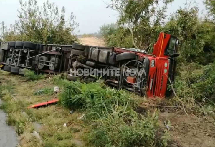 Нов тежък инцидент с пътнически бус, този път край Велико Търново! (ВИДЕО)