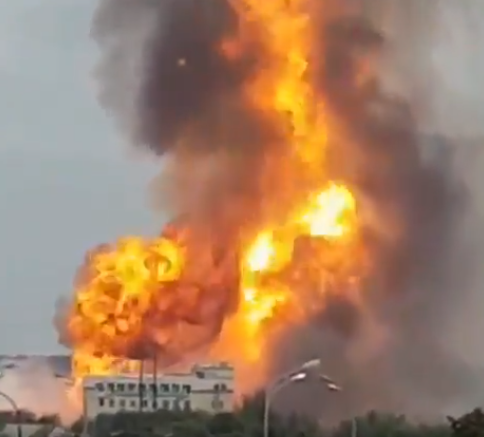 Голям пожар е избухнал в руска ТЕЦ (Видео)