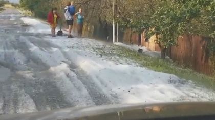 Градушка колкото орех помля Румъния!