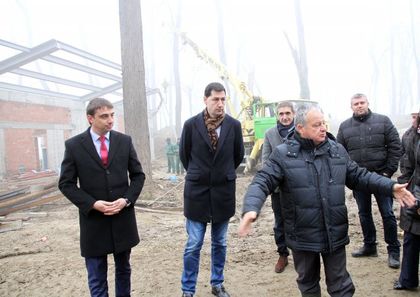 Дилема: На кино ли да отидем или при мечките в зоопарка (ГАЛЕРИЯ)