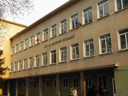 16-годишна ученичка се гаври с учителка в Пловдив: Не знаете какво е к*р ли? ВИДЕО