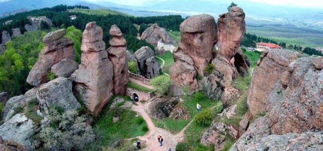 Министър Банов нареди спешна проверка на Белоградчишките скали