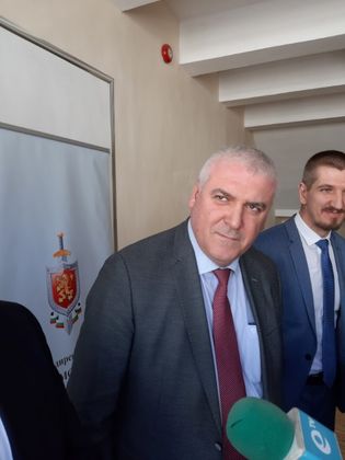 Гл. комисар Ивайло Спиридонов, ГДБОП: При специализираната акция в София и Силистра става дума за група лица, които чрез измамна схема източват средства от НОИ