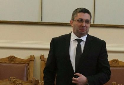 Регионалният министър за санирането: Трудно е да сравняваме чушки с домати!