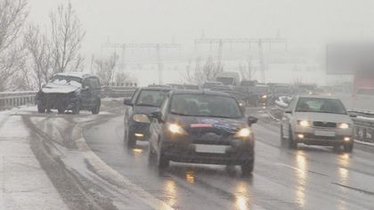 Кошмарът с времето се пренесе в Монтана - сняг вали в района!