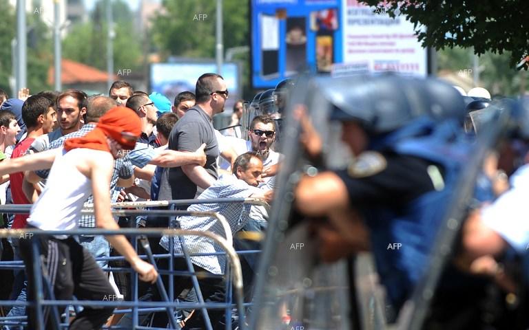 „Република“ (Македония): Сдружението „Македония блокира“ организира протест пред парламента срещу конституционните промени