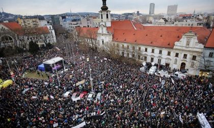 10 000 в Братислава протестираха срещу корупцията